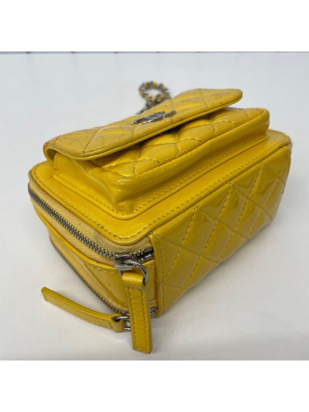 Chanel Mini Quilted Patent Leather Chain - Picture 6 of 10